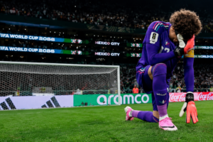 Guillermo Ochoa aprende a marcharse